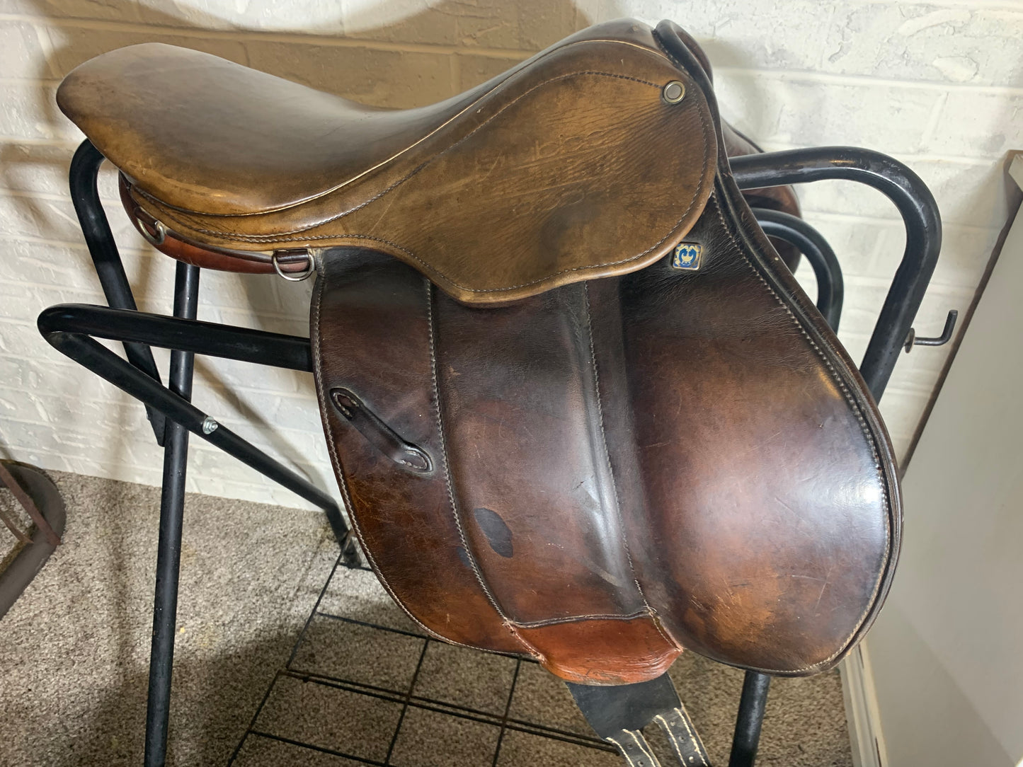 16" Vintage Stubben Cavalleria Mono Flap Close Contact Saddle