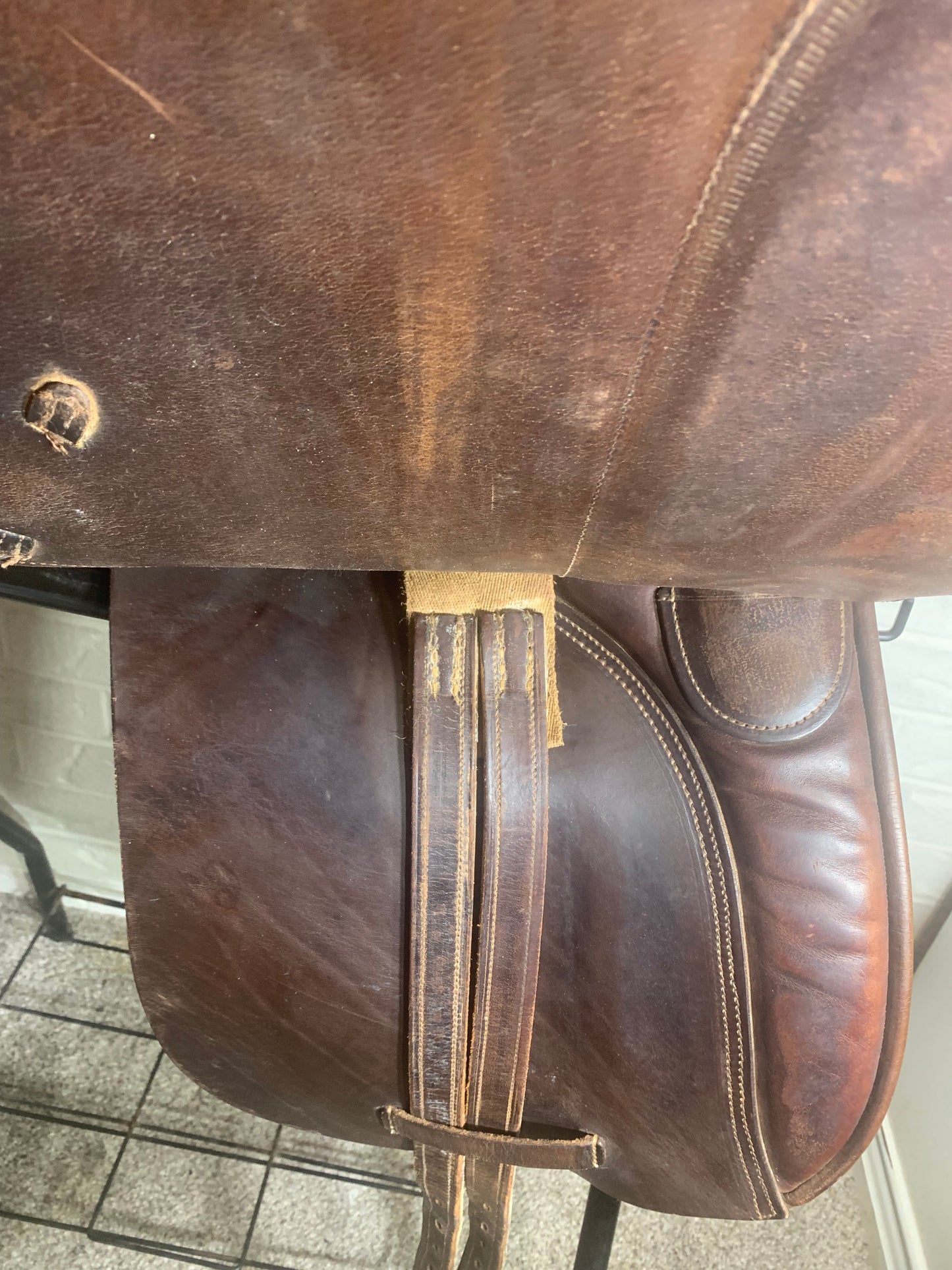 17” Unbranded Dressage Saddle