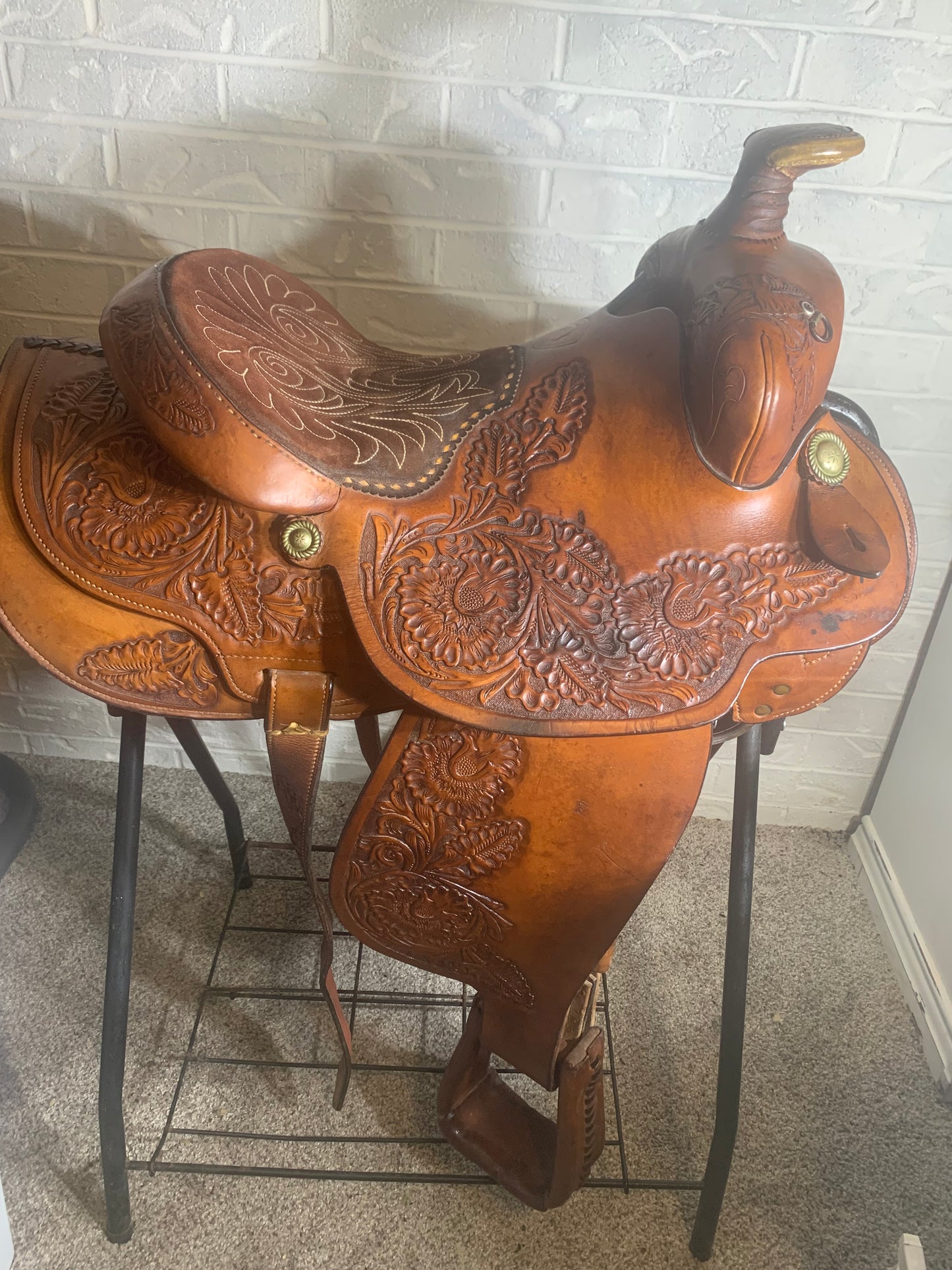 16" TexTan Hereford Brand Roping Saddle