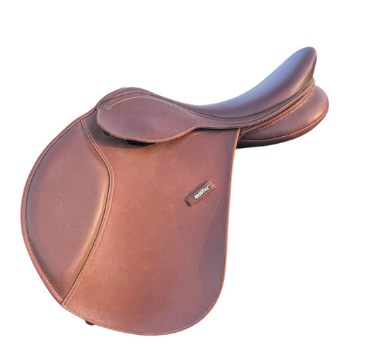 16” Wintec Close Contact Saddle with CAIR