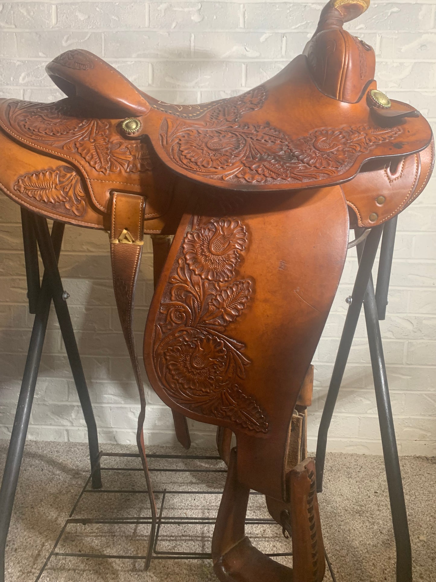 16" TexTan Hereford Brand Roping Saddle