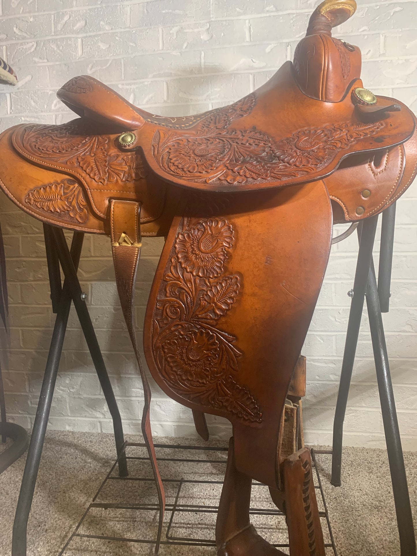 16" TexTan Hereford Brand Roping Saddle