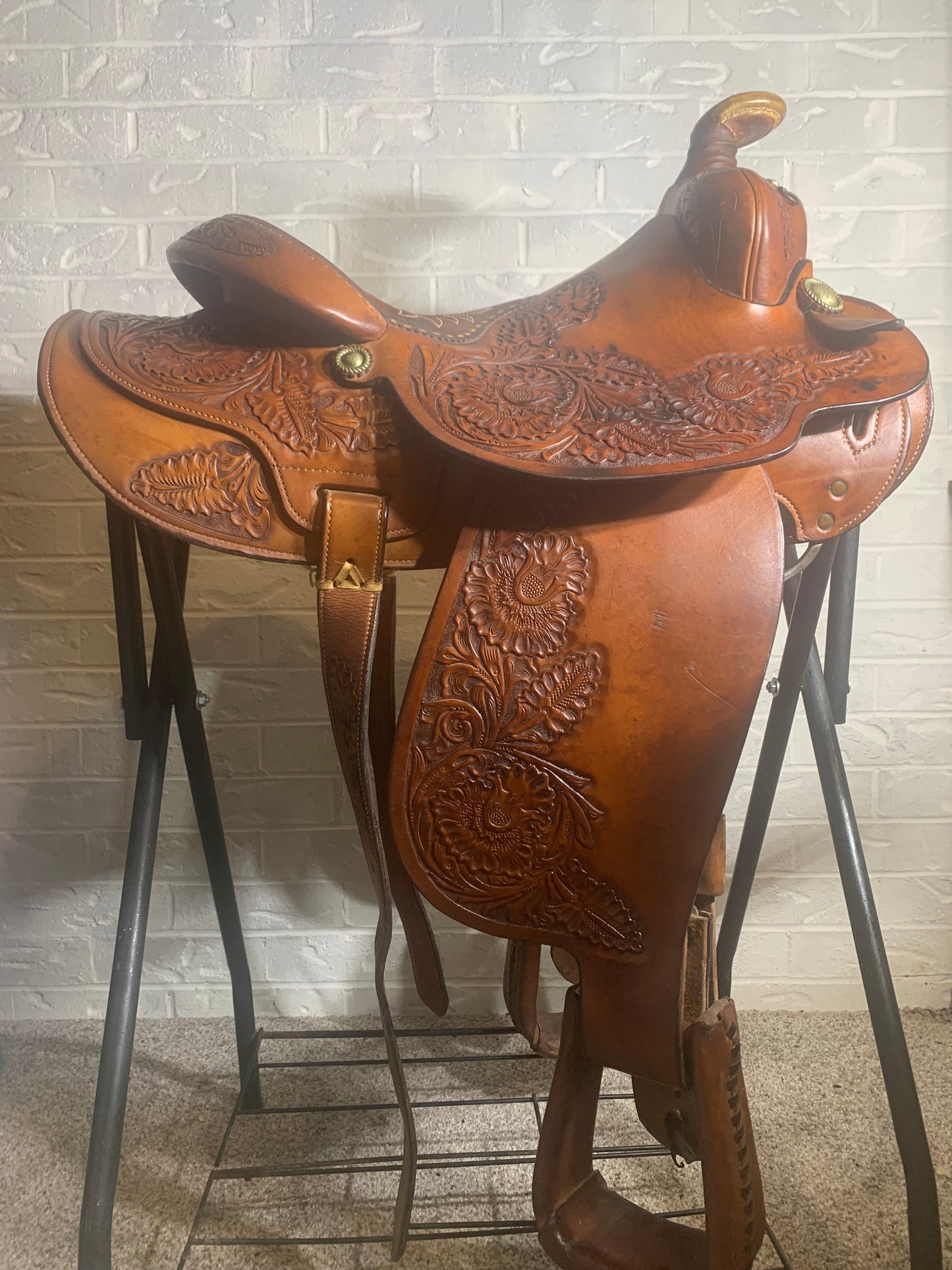 16" TexTan Hereford Brand Roping Saddle